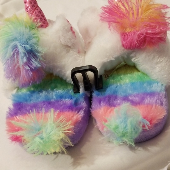 Girl's Unicorn Slippers - Picture 5 of 8